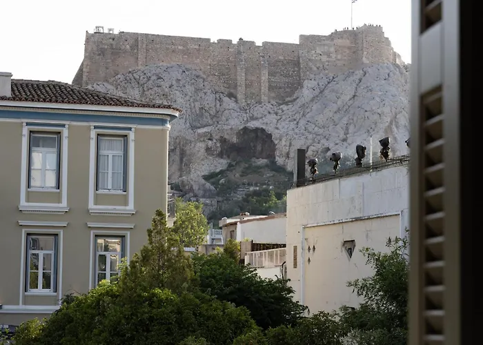 Historic Plaka'S Deluxe Apartment