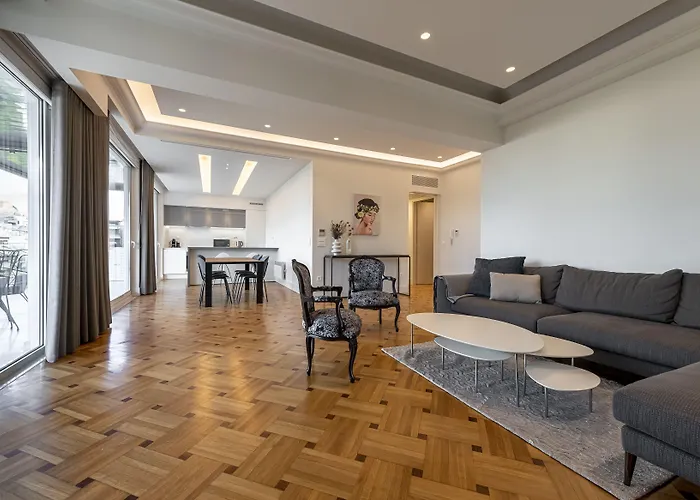 Phaedrus Living City Center Luxury Flat Neos Kosmos